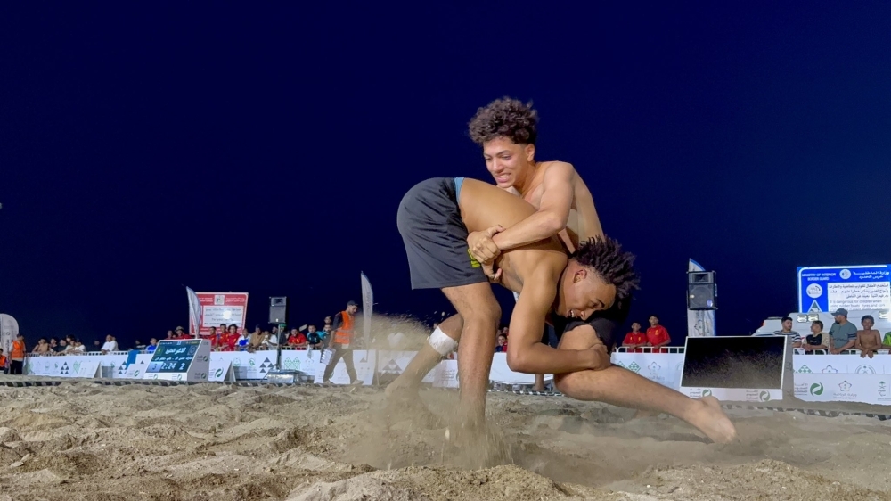 47-ناديا-يتنافسون-في-المصارعة