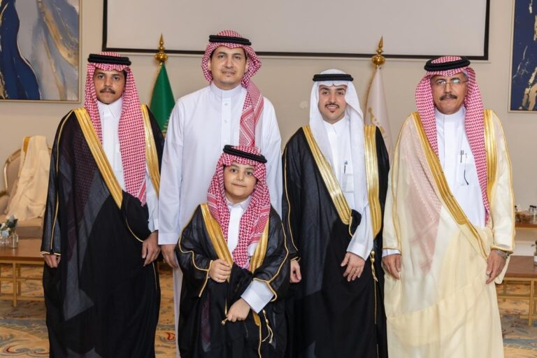 الدكتور عبدالله بن محمد آل سحاب واللواء علي بن مرعي آل محشي القرني يحتفلان بزفاف المهندس محمد