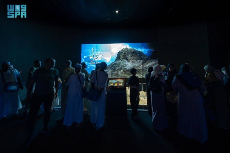معرض-الوحي-بحي-حراء.-رحلة-تفاعلية-تعيد-سرد-البدايات-الأولى-لنزول-الوحي