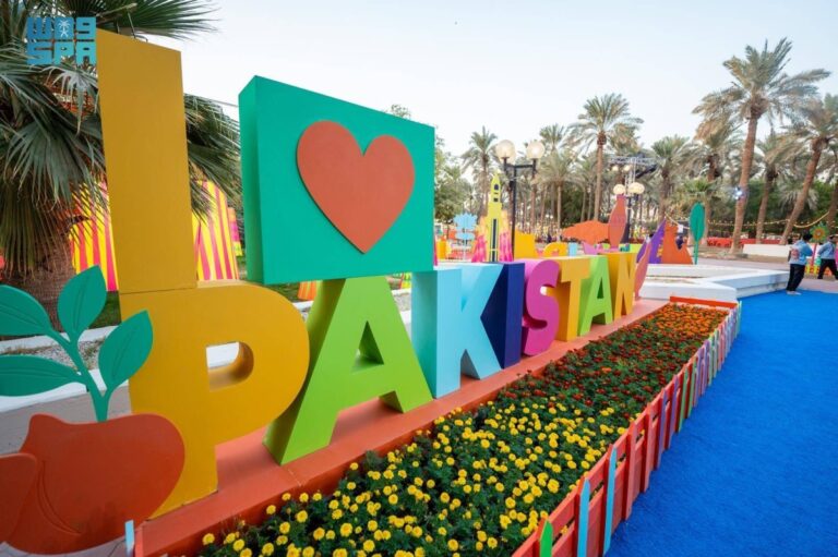 وزارة-الإعلام-تدشن-فعاليات-ثقافة-باكستان-ضمن-مبادرة-«انسجام-عالمي-2-»