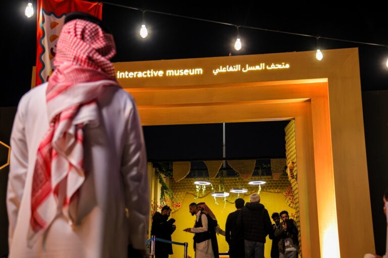 متحف-العسل-التفاعلي-يجذب-زوار-مهرجان-الوليمة-بتجارب-حية-وورش-متنوعة