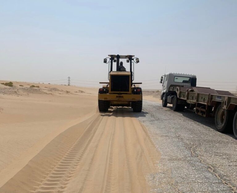إزالة-16-ألف-طن-رمال-لفتح-طرق-الهجر-والأحياء-ببقيق