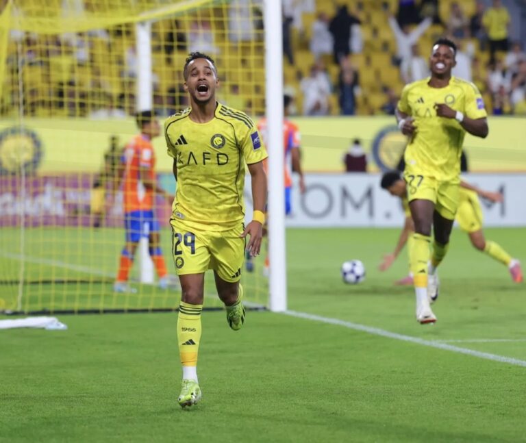 جيسوس-يتمسك-بالمهمش