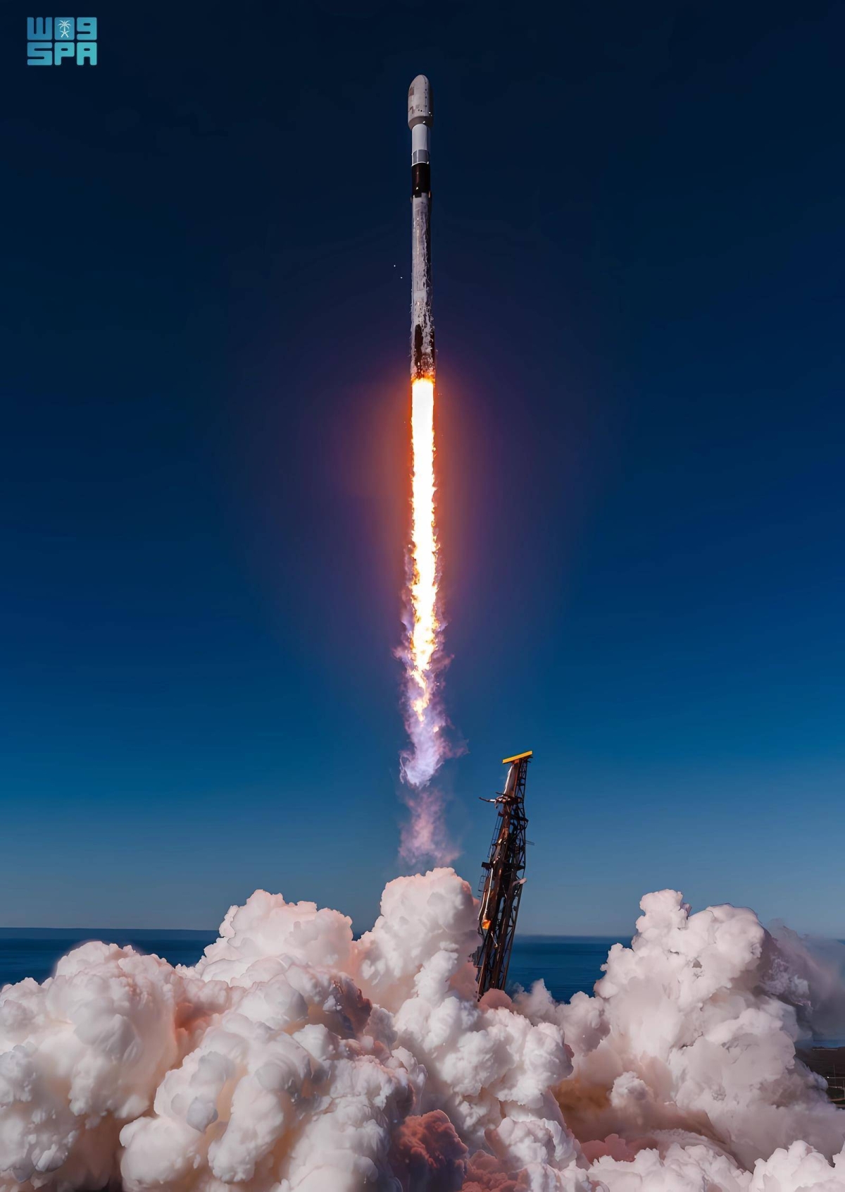 جامعة-أم-القرى-
تطور-قمرا-صناعيا-بحثيا-لرصد-الطقس-الفضائي-وتأثير-الإشعاعات-الشمسية