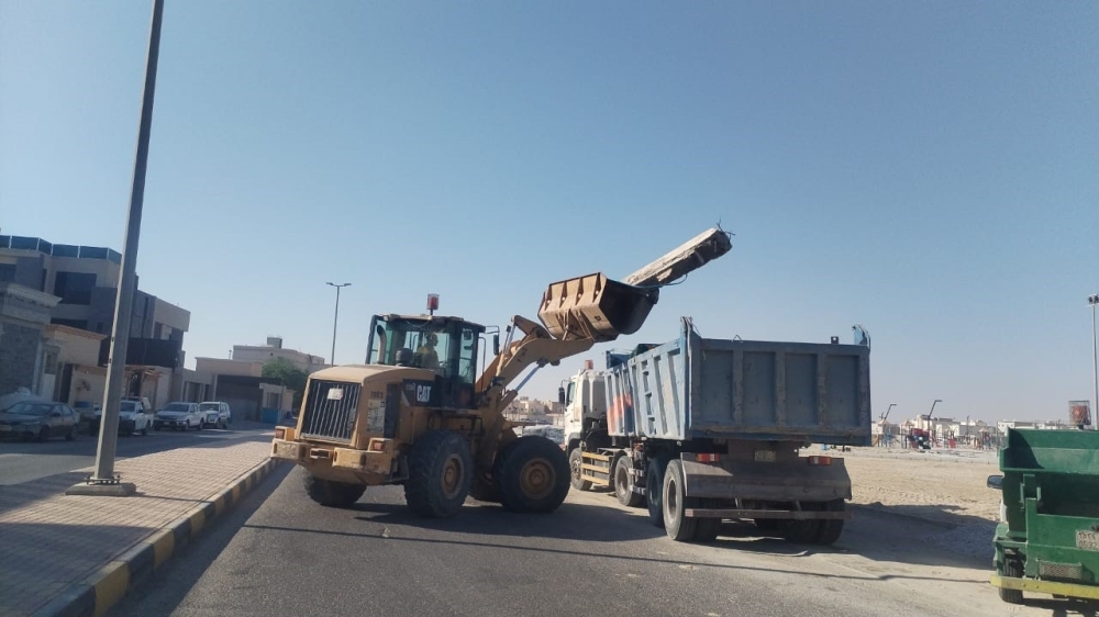 خلال-أسبوع.-إزالة-5890-مترًا-مكعبًا-من-المخلفات-في-الخفجي