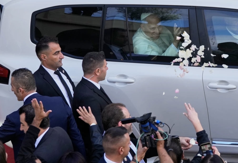 البابا-ليون-الرابع-عشر-يطالب-بتحقيقات-المرفأ