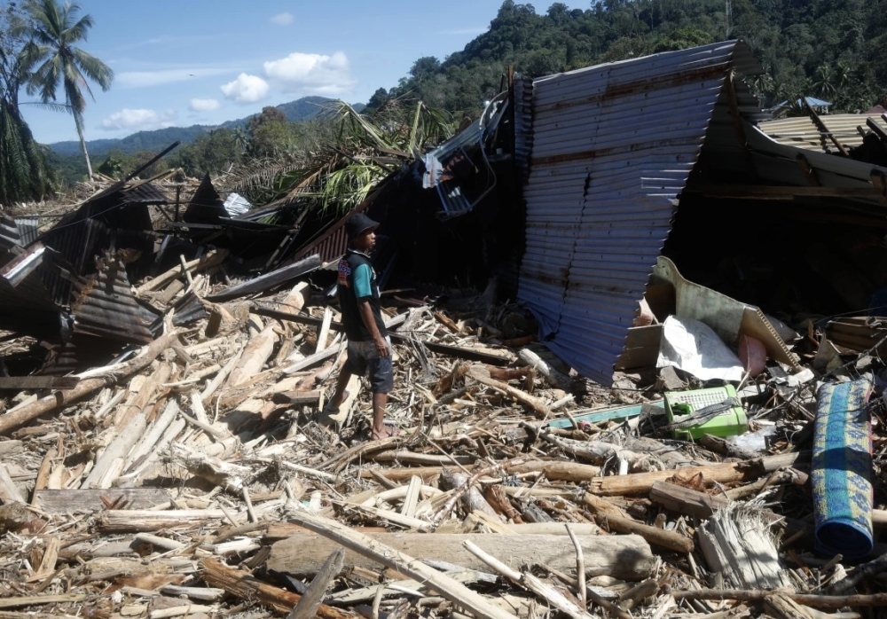 كارثة-جنوب-آسيا.-سباق-مع-الزمن-وانتقادات-لقطع-الأشجار