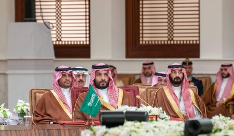 القمة-الخليجية-تشيد-بمبادرة-ولي-العهد-لإنهاء-حرب-السودان