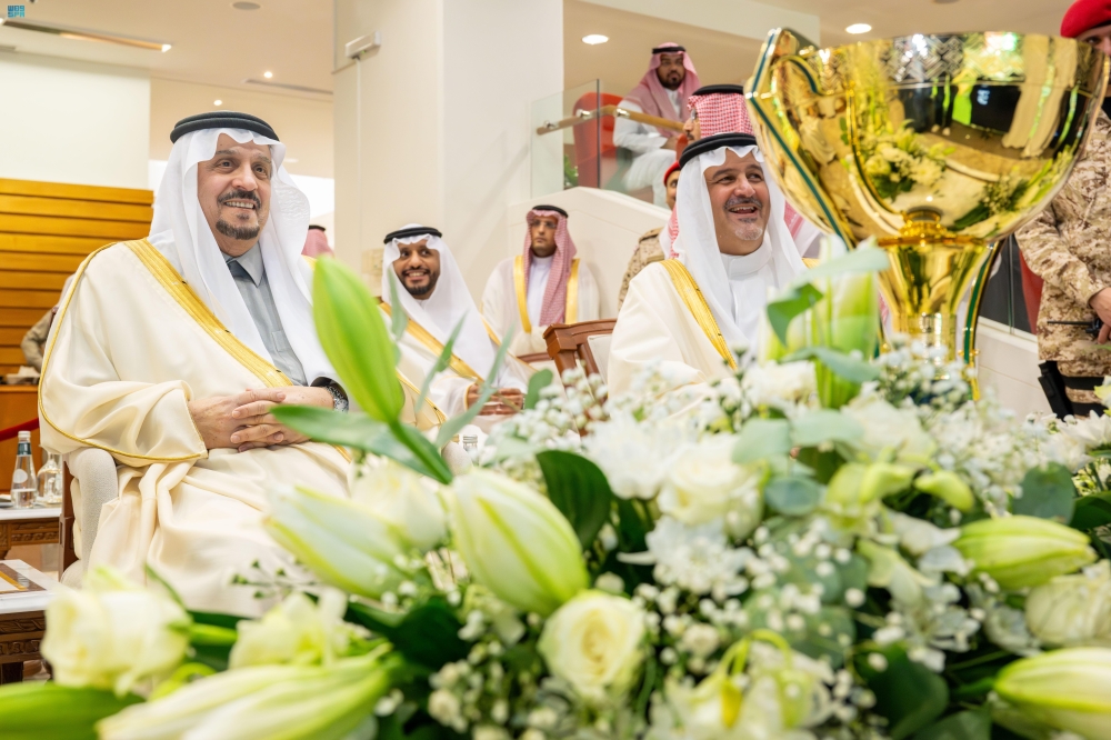 نيابة-عن-ولي-العهد.-أمير-الرياض-يتوج-الفائزين-بكأسي-ولي-العهد-للخيل