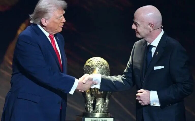 وسط-عرض-باهر.-النسخة-الأولى-لجائزة-فيفا-للسلام-تذهب-لترامب