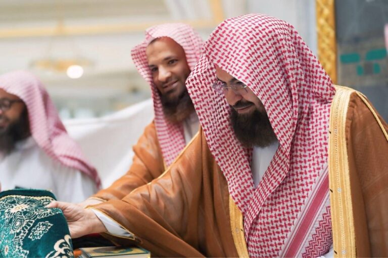 ركيزة-حضارية.-“السديس”-يُثمّن-دور-المتطوعين-في-خدمة-ضيوف-الرحمن