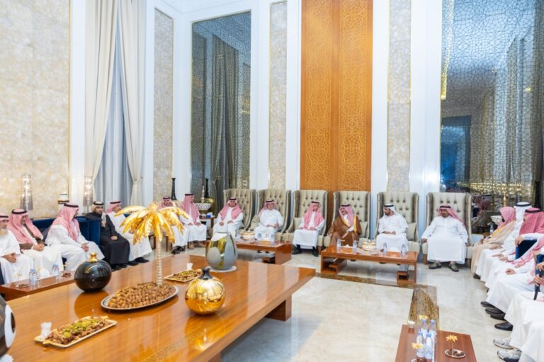 أمير-الشرقية-يعزّي-سعد-العتيبي-في-وفاة-والده