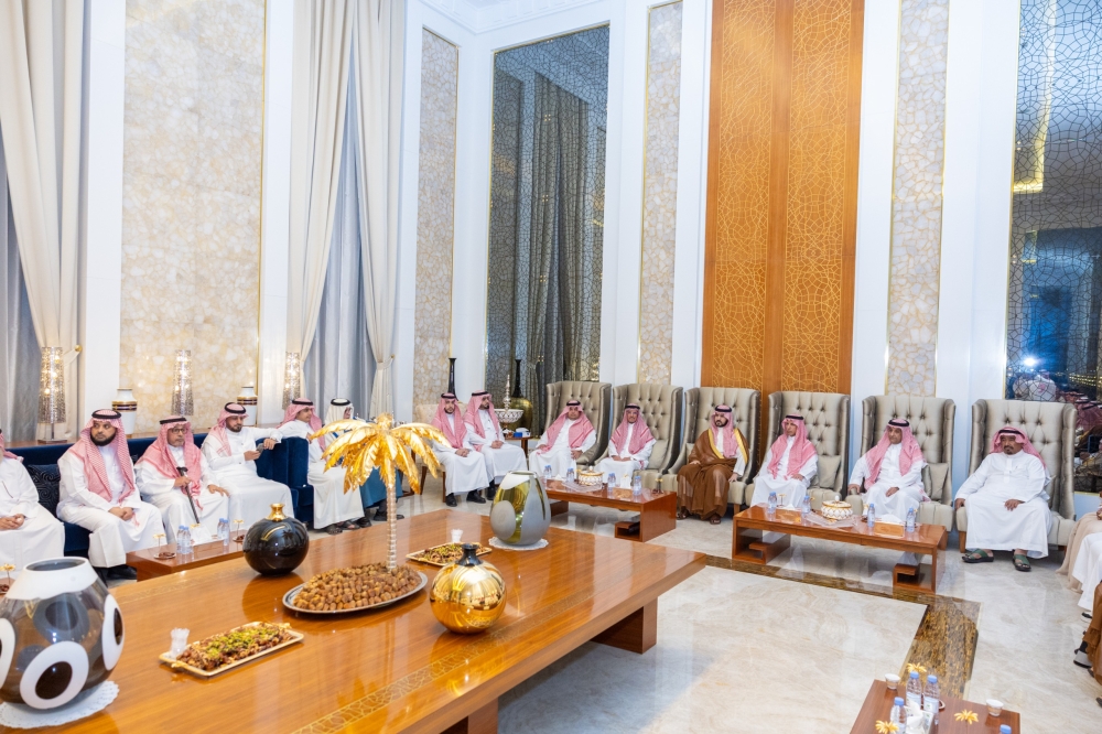 نائب-أمير-الشرقية-يعزّي-سعد-العتيبي-في-وفاة-والده