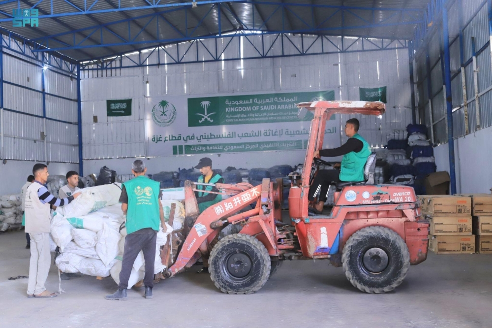 احتياجات-الشتاء.-السعودية-تسلّم-دفعة-جديدة-من-المساعدات-في-غزة