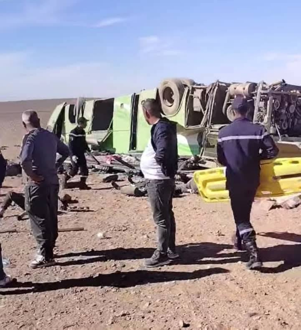 الجزائر.-مصرع-14-شخصًا-وإصابة-34-في-انقلاب-حافلة