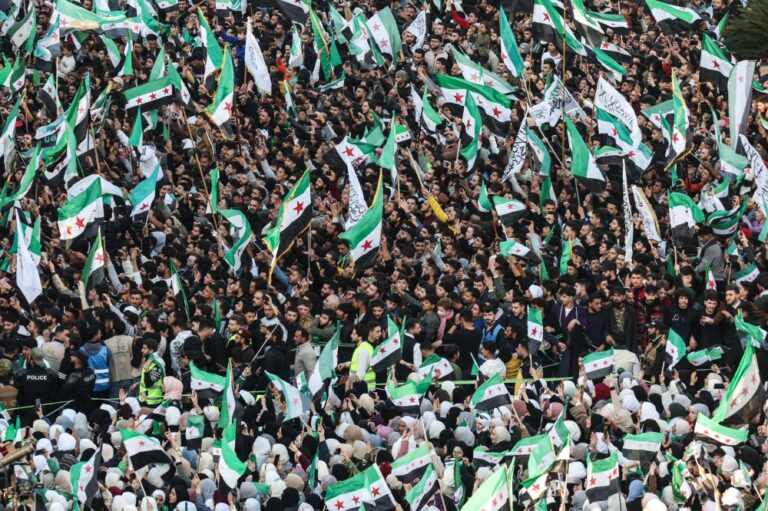 يوم-التحرير-السوري.-احتفالات-بالذكرى-الأولى-لنجاح-الثورة-وبناء-الدولة