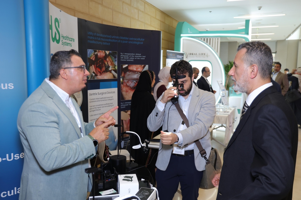 بث-جراحي-مباشر-وجلسات-تشريحية-متطورة-في-تجمع-نخبة-أطباء-العالم-في-الرياض