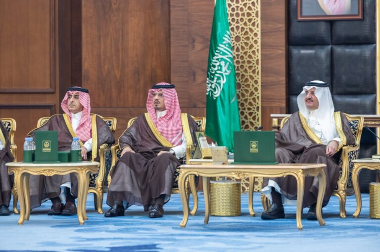 أمير-الشرقية-يستقبل-منسوبي-وزارة-النقل-ويؤكد-على-إنجاز-مشاريع-الطرق-بجودة-عالية