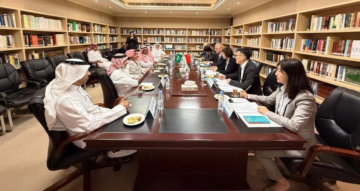 وفد-من-هيئة-الإذاعة-والتلفزيون-الصينية-يزور-مركز-البحوث-والتواصل-المعرفي