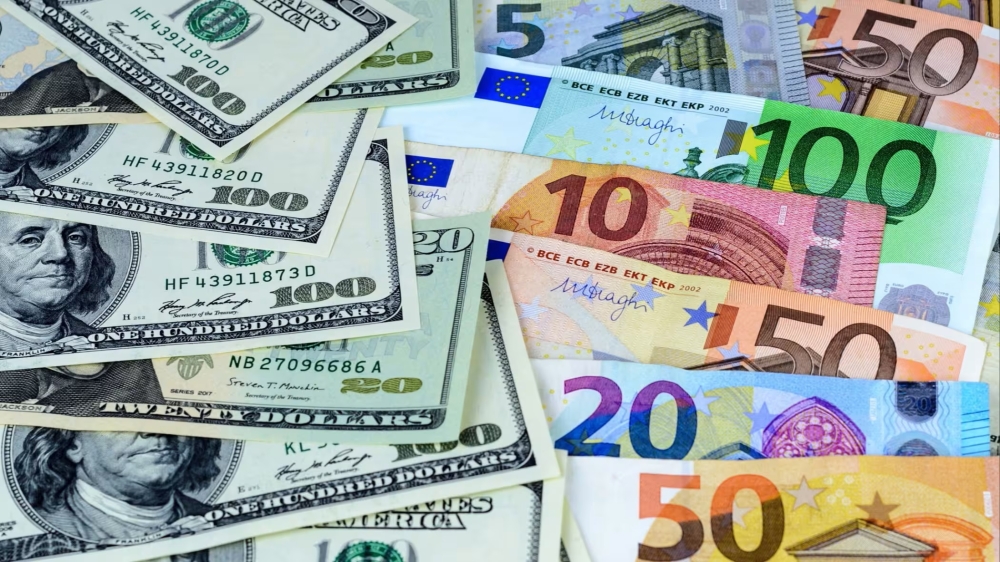 ارتفاع-الدولار-الأمريكي-والين-الياباني.-والجنيه-الإسترليني-ينخفض