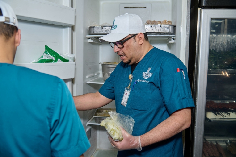 القطيف.-إصلاح-1471-متراً-من-الحفر-وصيانة-900-عمود-إنارة 