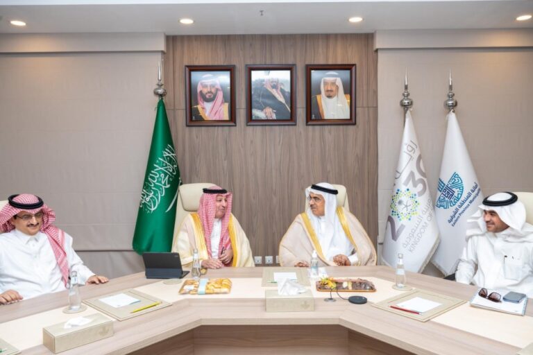 صور.-وفد-وزاري-لضبط-إيقاع-الرقابة-وتطوير-الأداء-في-أمانة-الشرقية