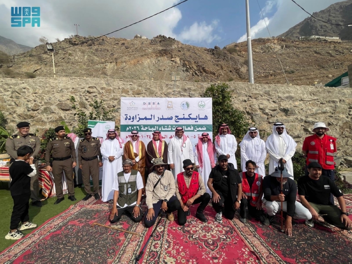 +70-مشاركا-في-فعالية-هايكنج-بصدر-المزاودة-ضمن-شتاء-الباحة
