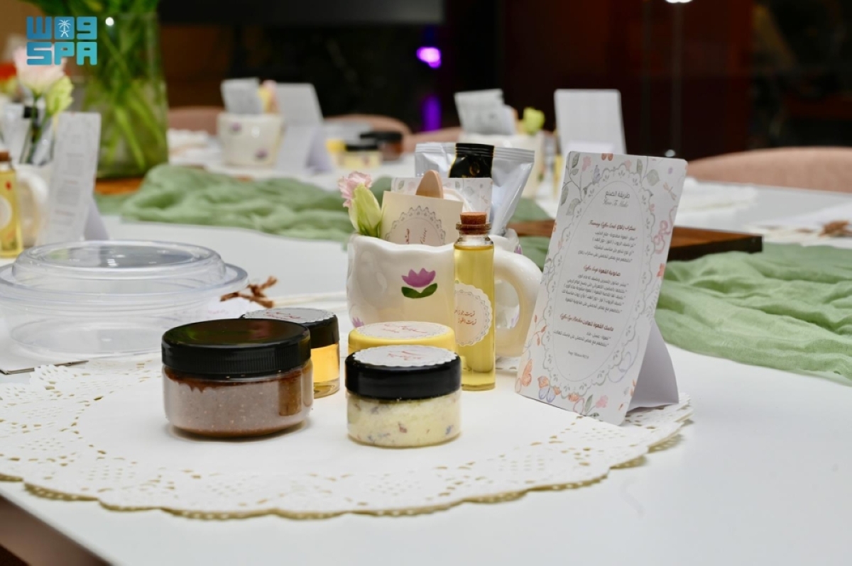 بيت-الثقافة-بجازان-ينفذ-برنامجا-متنوعا-
لورش-العمل-الأدبية-وتدريب-القهوة