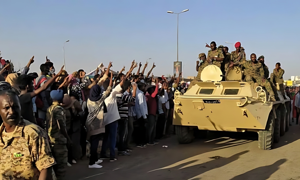 عاجل:-البرهان:-القوات-المسلحة-السودانية-تكسر-الحصار-عن-مدينة-كادقلي