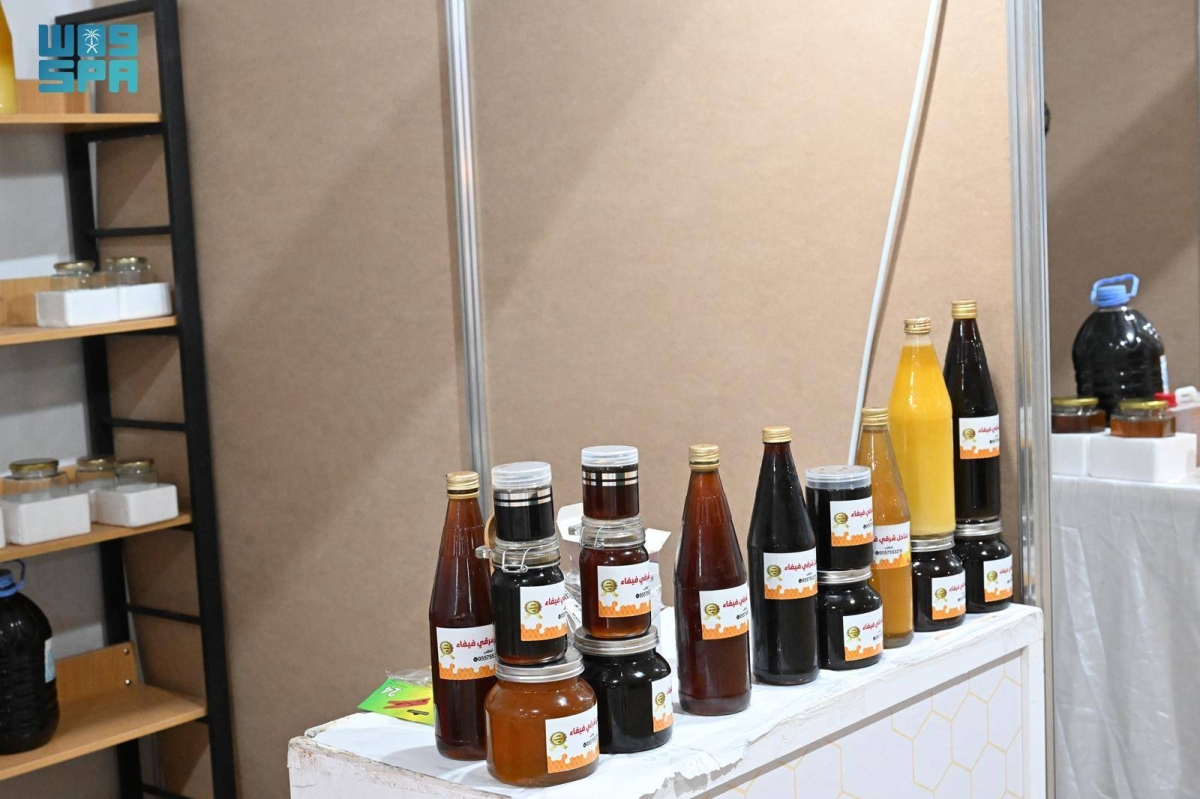 مبيعات-معرض-عسل-جازان-
تتجاوز-2-مليون-ريال-خلال-10-أيام