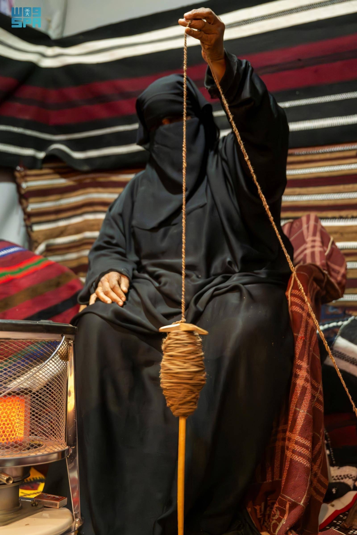 حرفة-السدو-تبرز-حضورها-التراثي
في-مهرجان-التمور-بدومة-الجندل