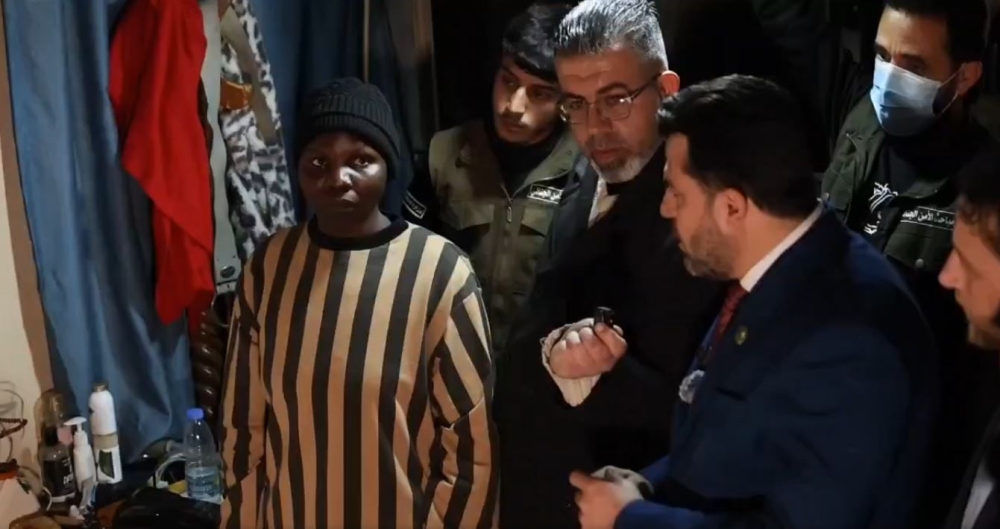 عاجل:-بالفيديو.-قاتلة-الفنانة-السورية-هدى-شعراوي-تمثل-جريمتها