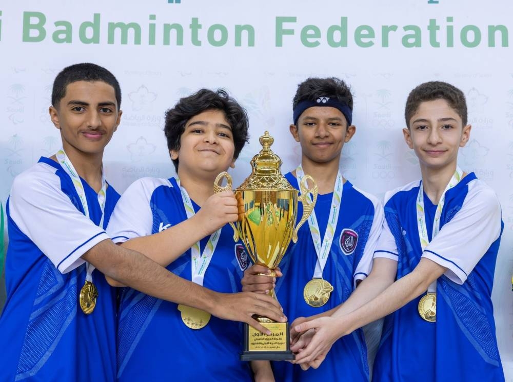 الفاروق-بطلا-للريشة-الطائرة