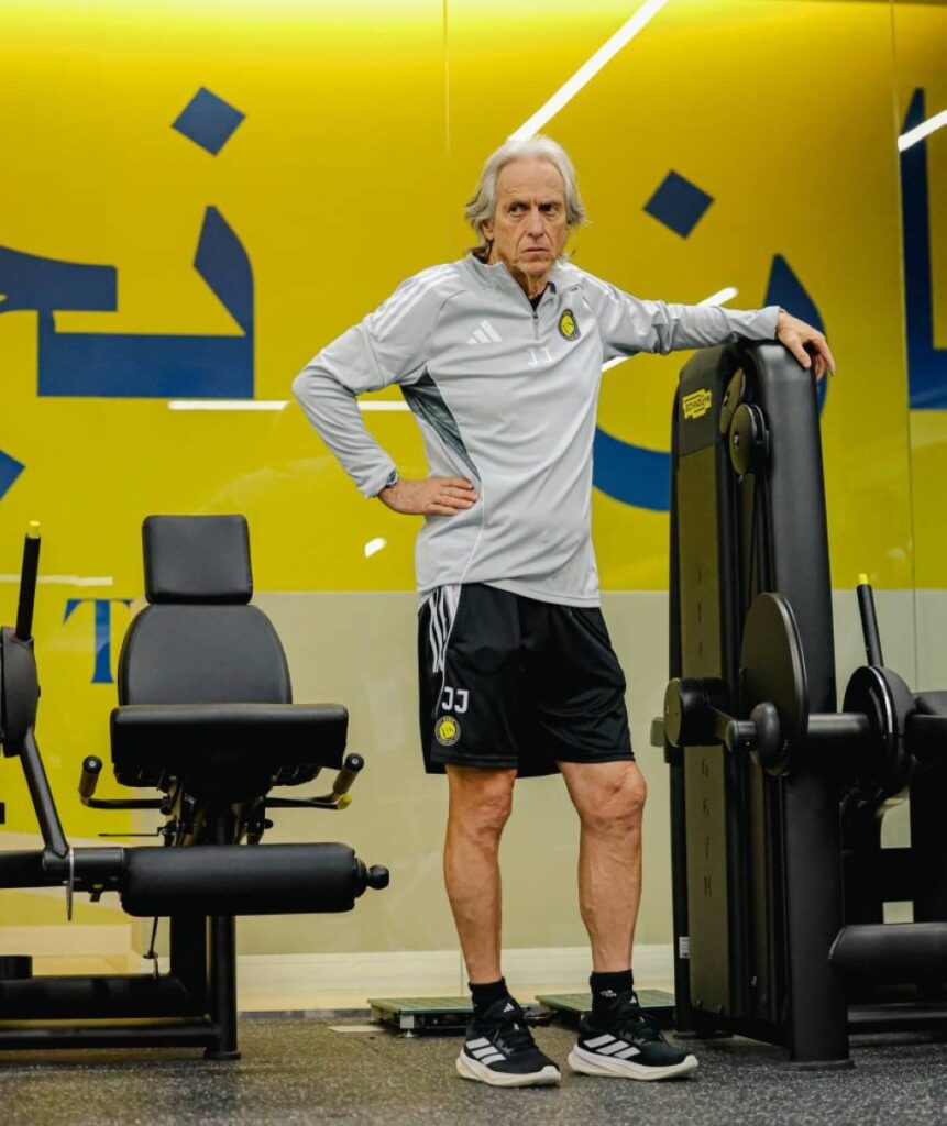 جيسوس-يستنجد-بالشباب