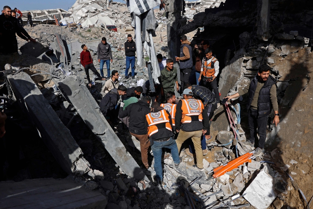 قصف-مدفعي-وإطلاق-نار-كثيف.-استشهاد-فلسطيني-برصاص-الاحتلال-في-غزة