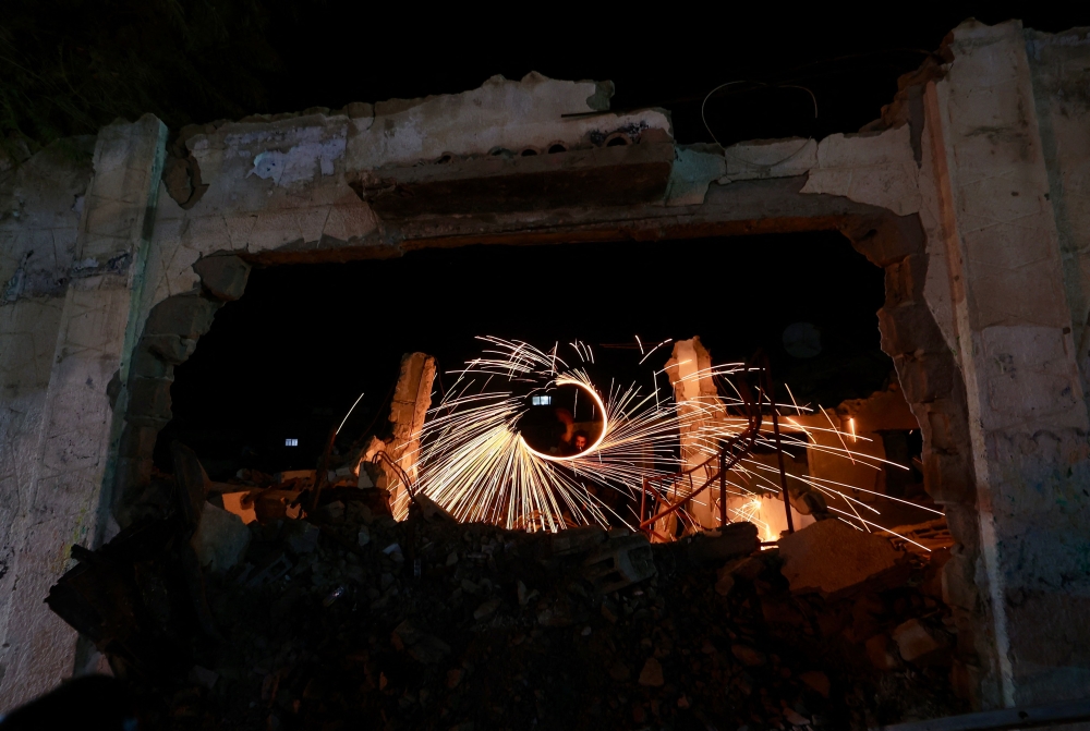 بالزينة-والفوانيس.-الغزيون-يحتفلون-بأول-رمضان-بلا-حرب-منذ-3-أعوام