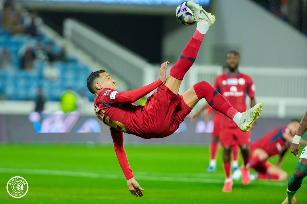 توني-وحركاس-مهددان-بالإيقاف