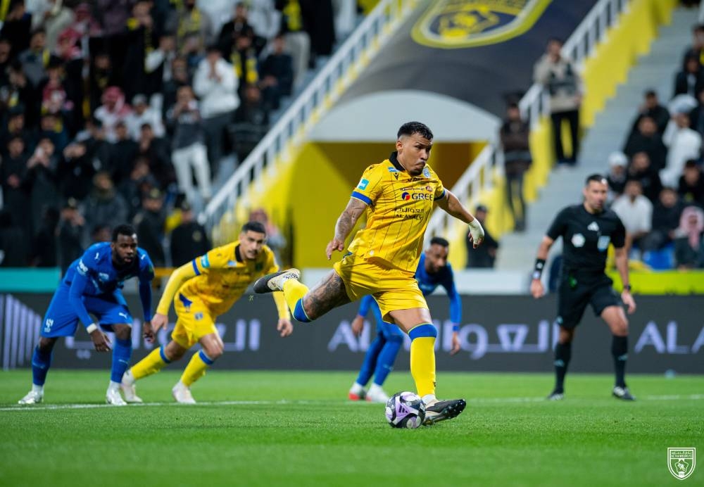 مارتينيز-يهز-شباك-بونو-للمرة-الأولى