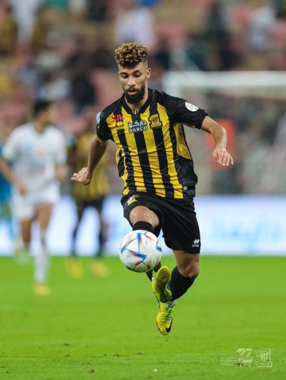 عودة-باهتة-لنجم-العميد