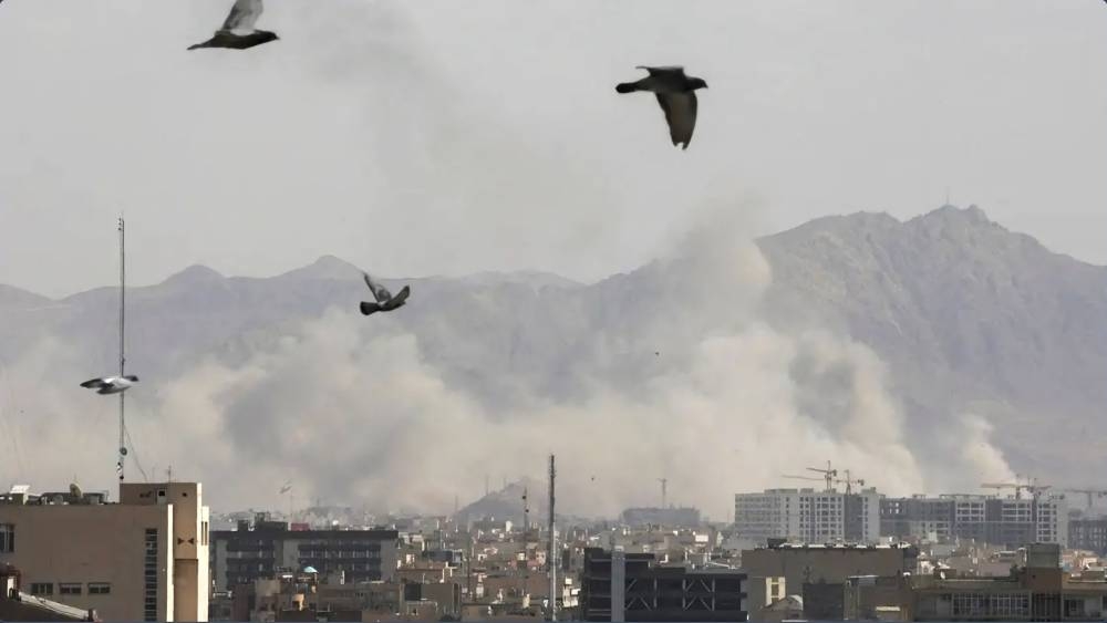 3-سيناريوهات-ترسم-مآلات-الصراع-بعد-الهجوم-على-العمق-الإيراني