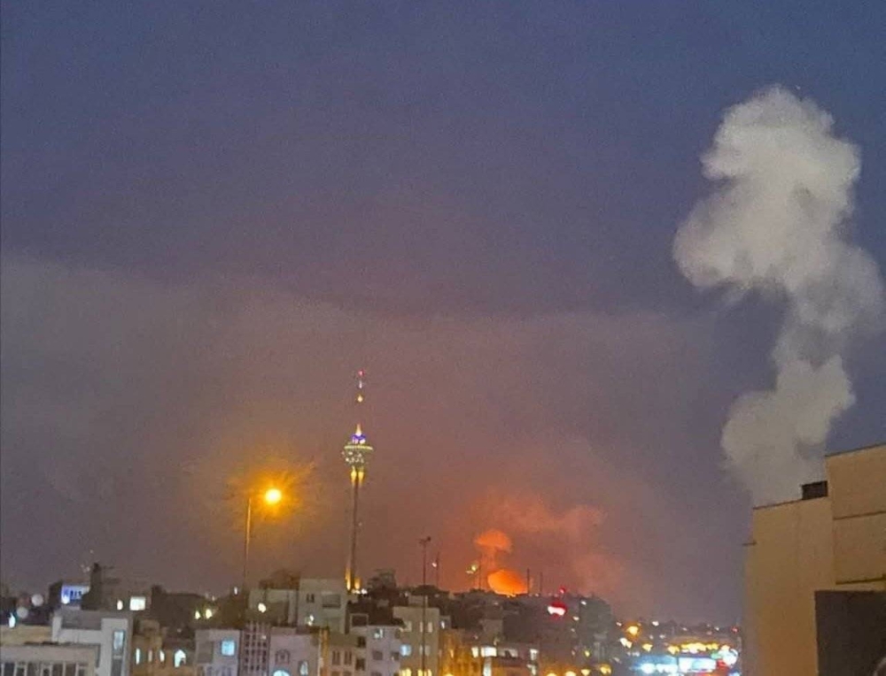 انقطاع-بث-التلفزيون-الإيراني-بعد-قصف-مقره