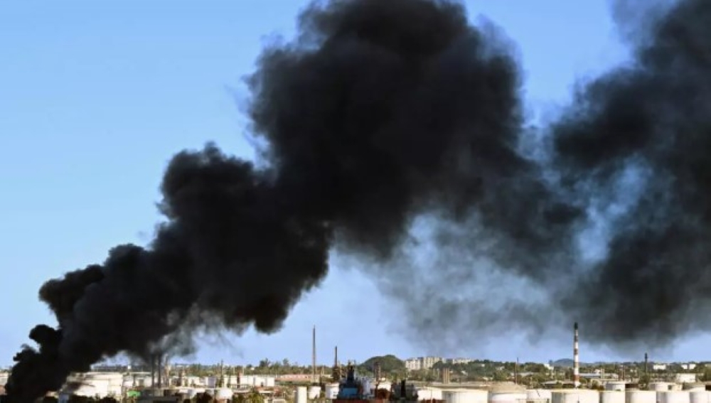 اندلاع-حريق-في-محطة-كهرباء-كويتية-إثر-سقوط-شظية-خلال-اعتراض-مسيّرة