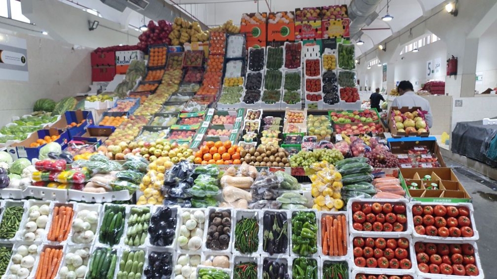 «البيئة»-تُؤمّن-أسواق-الشرقية-باللحوم-والفواكه-لضبط-الأسعار