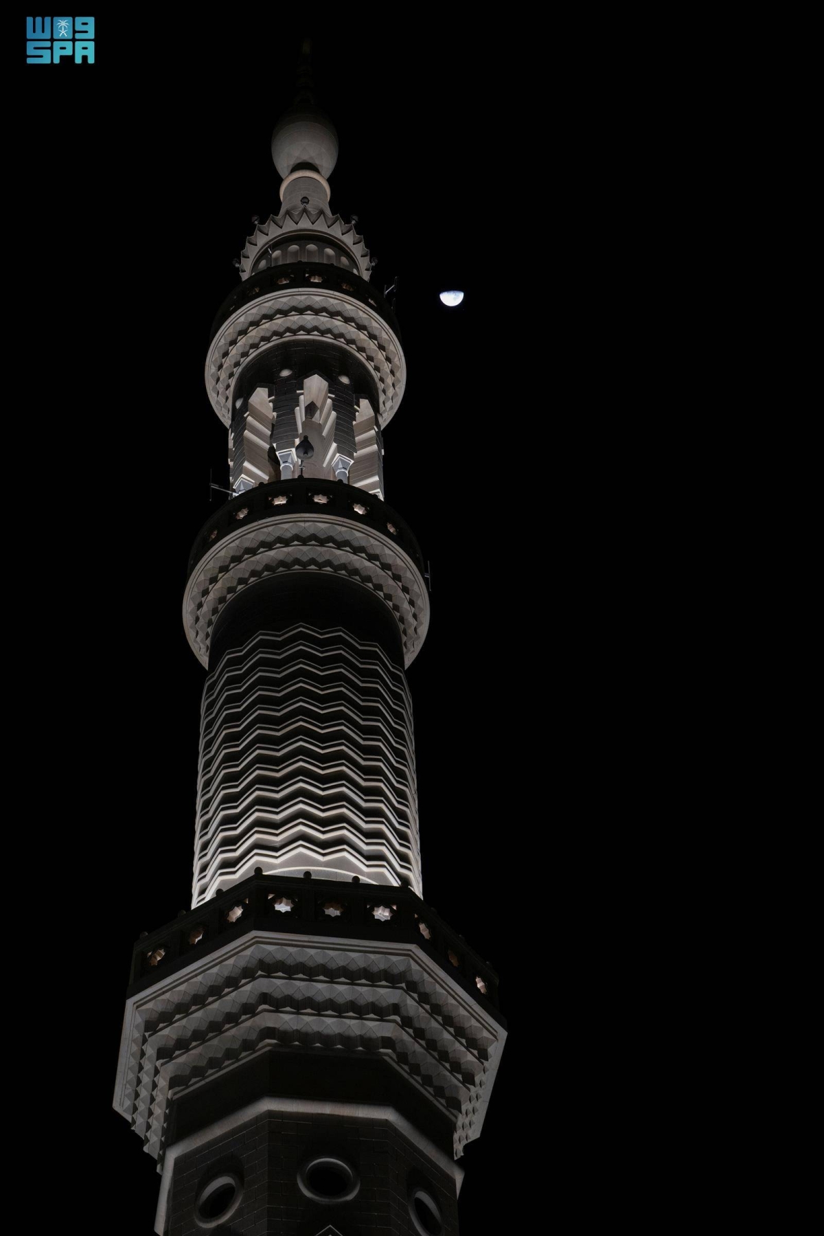 مآذن-المسجد-النبوي.-تطور-معماري-يعكس-امتداد-العناية-عبر-العصور