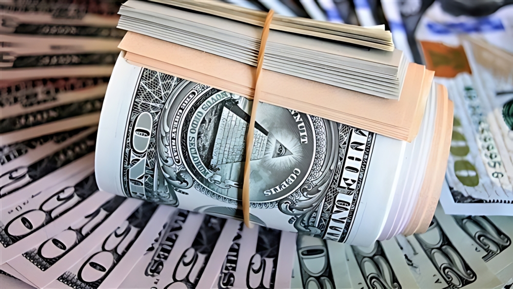 الدولار-يواصل-الصعود-في-البنوك-المصرية-ويخترق-حاجز-الـ50-جنيها