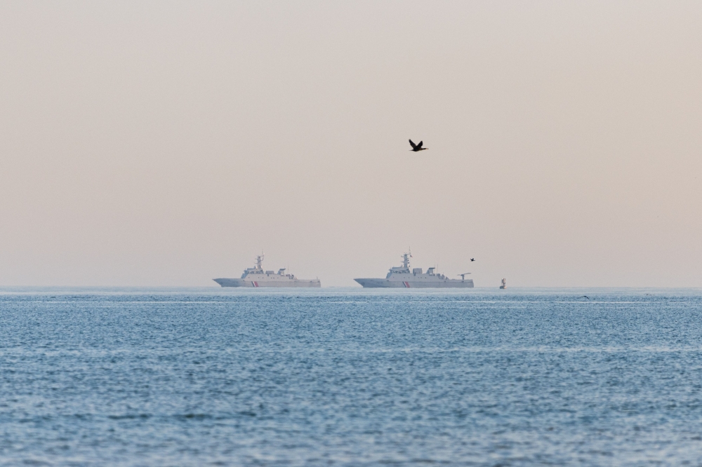 بريطانيا-تعلن-إرسال-بارجة-ومروحيات-إلى-الشرق-الأوسط