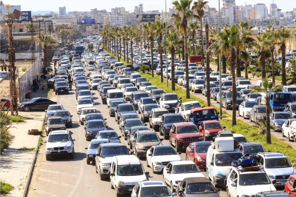 صواريخ-الليل-تطيح-بالهدنة-وجنوب-لبنان-يفر-من-جديد