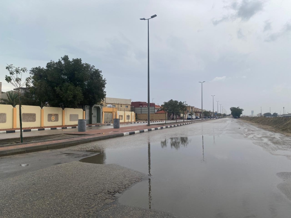 عاجل-–-إنذار-أحمر.-أمطار-غزيرة-على-أجزاء-من-3-مناطق-اليوم-الجمعة