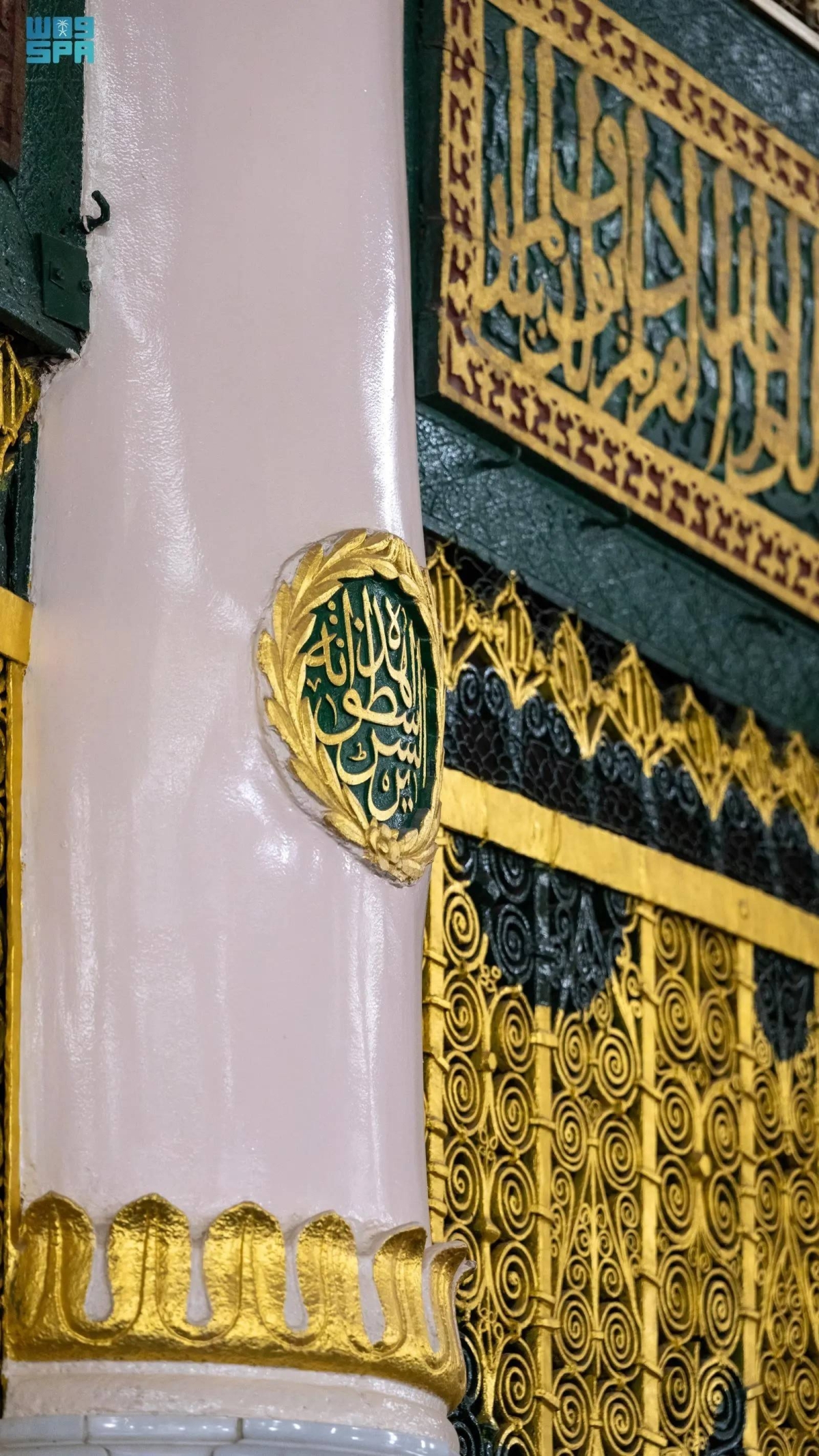 الأساطين-في-المسجد-النبوي-تروي-صفحات-من-السيرة-النبوية