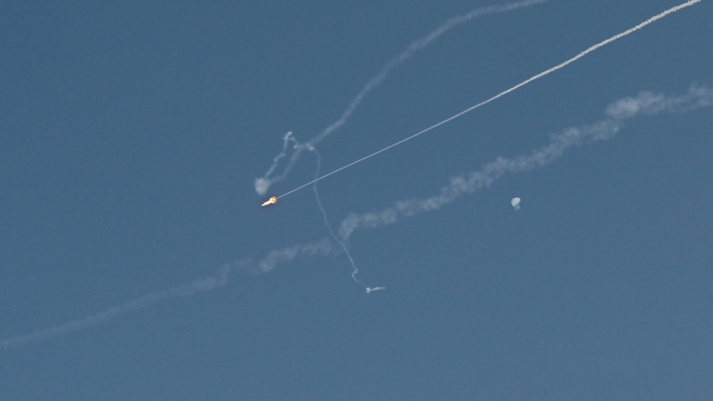 الإمارات:-اعتراض-16-صاروخًا-باليستيًّا-و113-طائرة-مسيرة-إيرانية